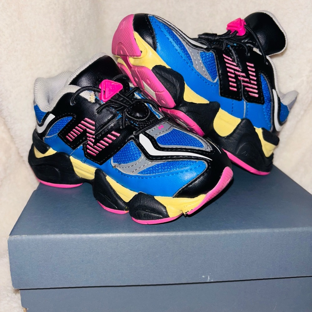 Pink and Blue 9060 (9C)